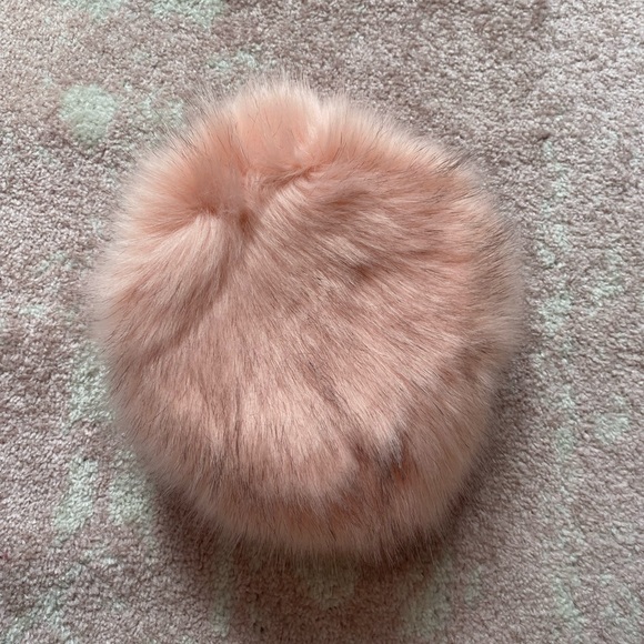 Pink furry hat - Picture 2 of 4